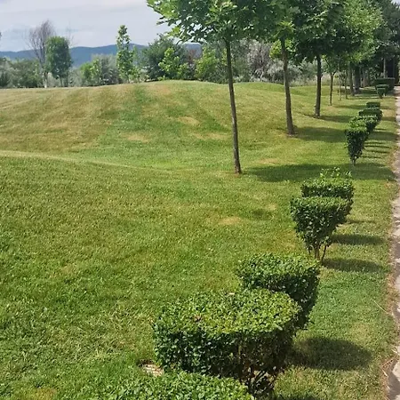 Boutique Modern Studio, Free Parking, Wi-fi, Tv, Pool View, Garden, Quiet, Security, 15 Min Walk To The Sea * Slantschew brjag